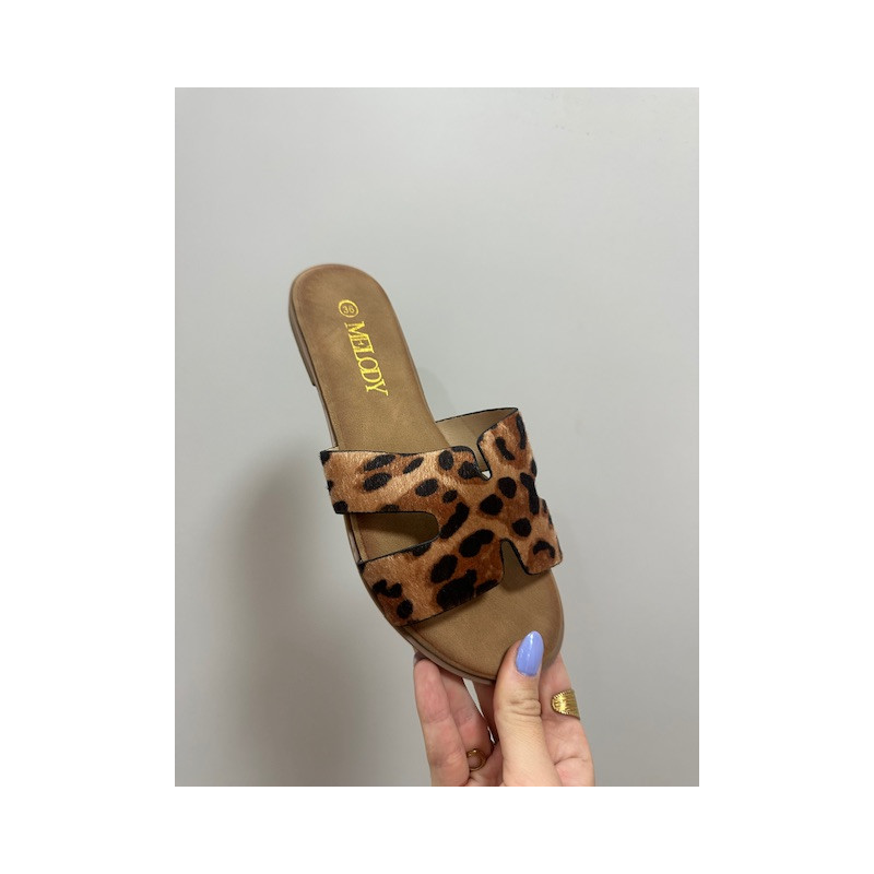 Sandalia plana leopardo