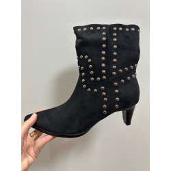 Bota tachuela
