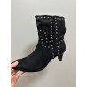 Bota tachuela