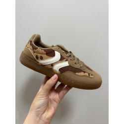 Deportiva estampado vaca