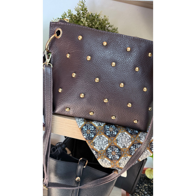 Bolso tachuelas piel