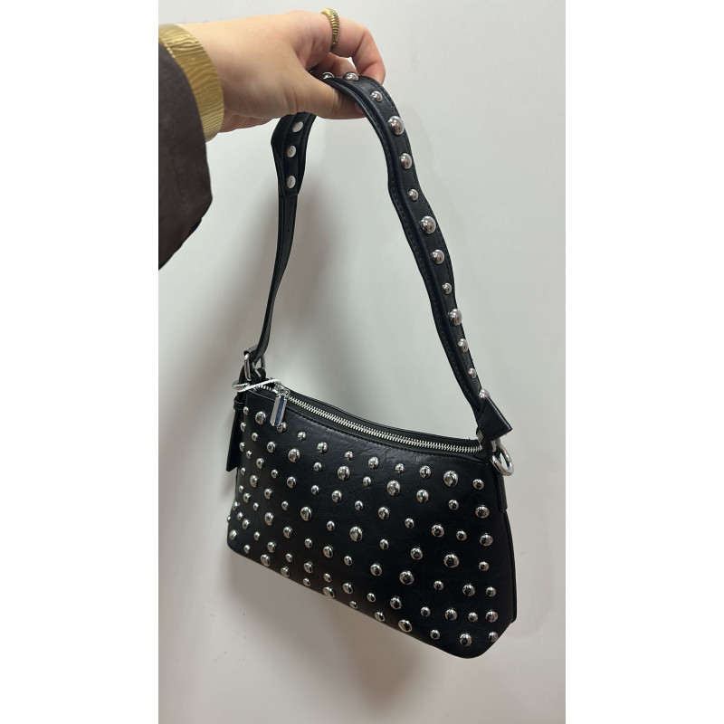 Bolso negro tachuela