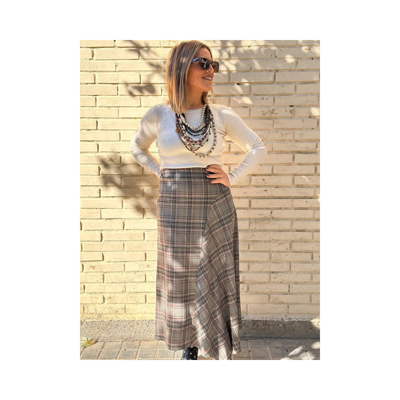 Falda cuadros capa