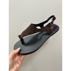 Sandalia plana antelina