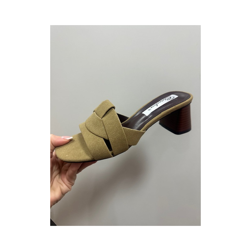 Sandalia mule efecto ante