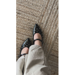 Zapato mule tachuelas