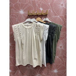 Camiseta hombrera tachuelas
