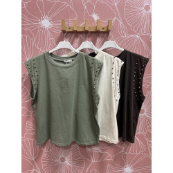 Camiseta básica tachuelas