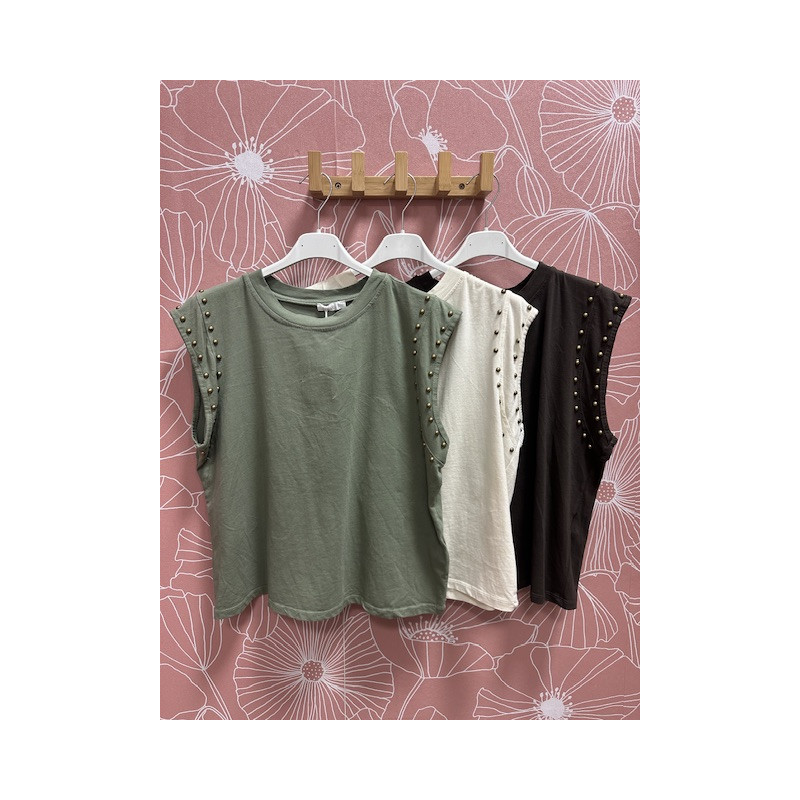 Camiseta básica tachuelas