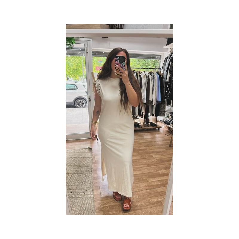 Vestido básico tachuelas