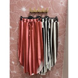Pantalón abertura rayas