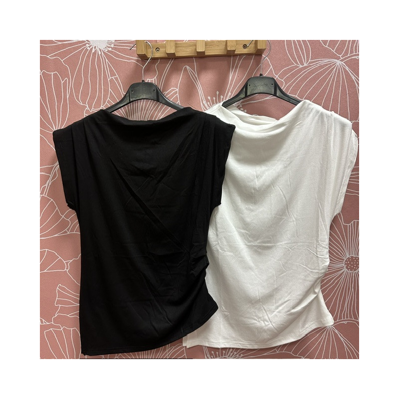 Camiseta asimétrica