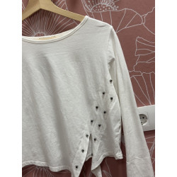Camiseta asimétrica tachuelas